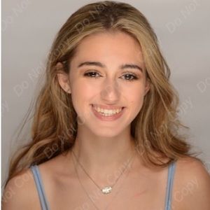 Meet your Posher, Alexandra